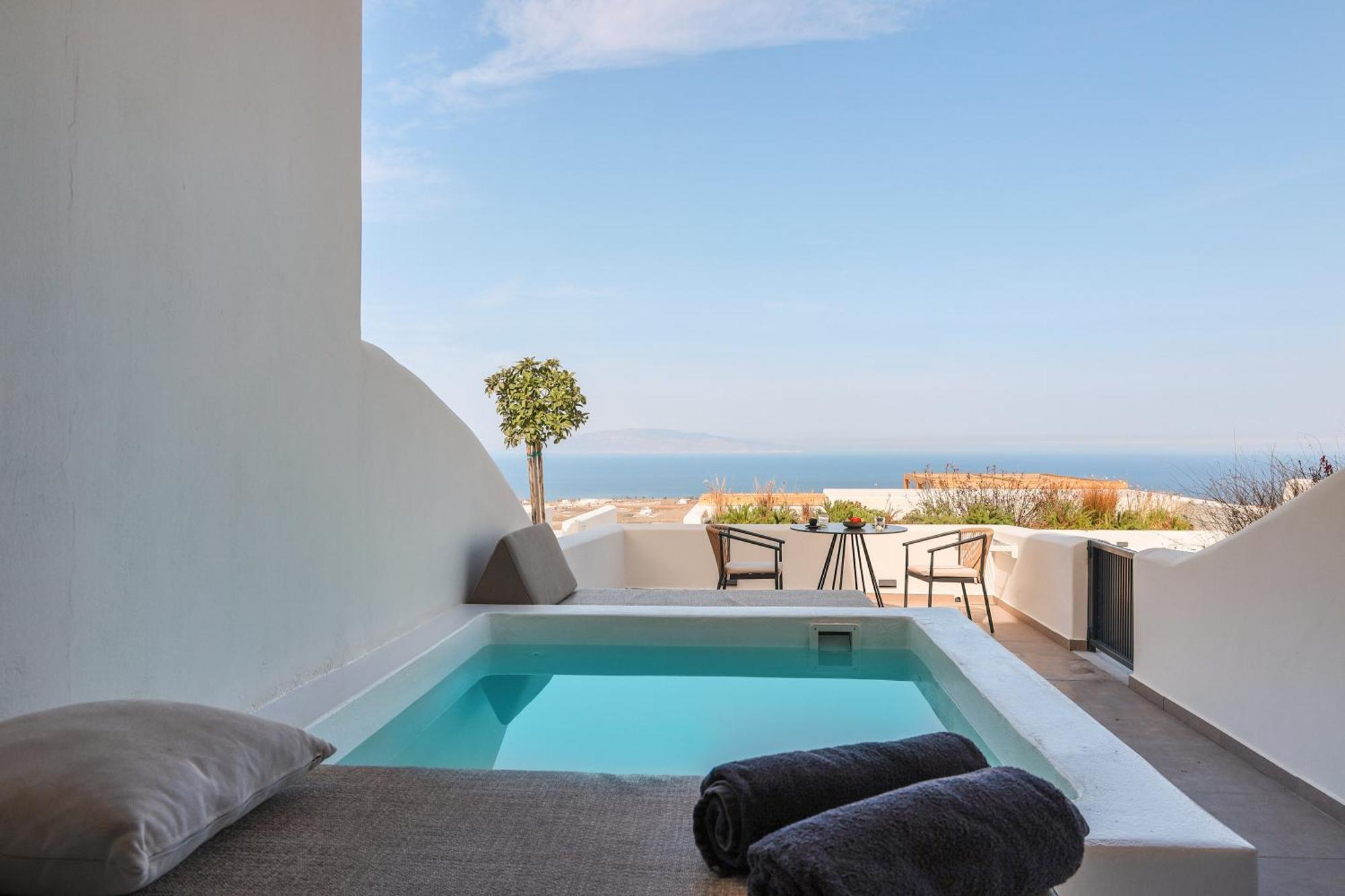 North Wind Luxury Suites Oía Exterior photo