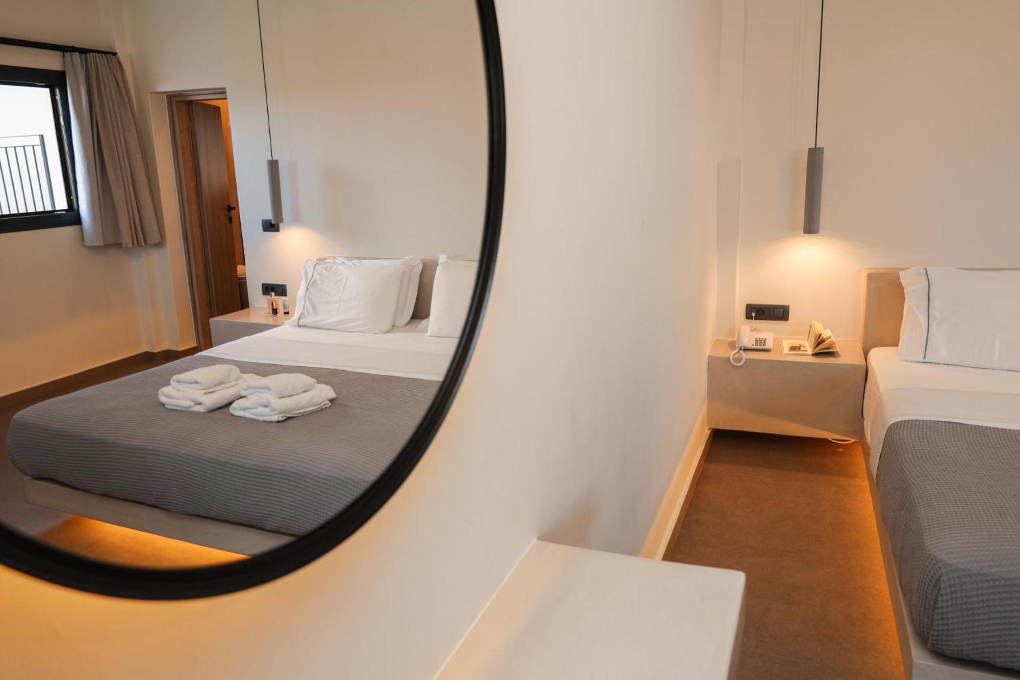 North Wind Luxury Suites Oía Exterior photo