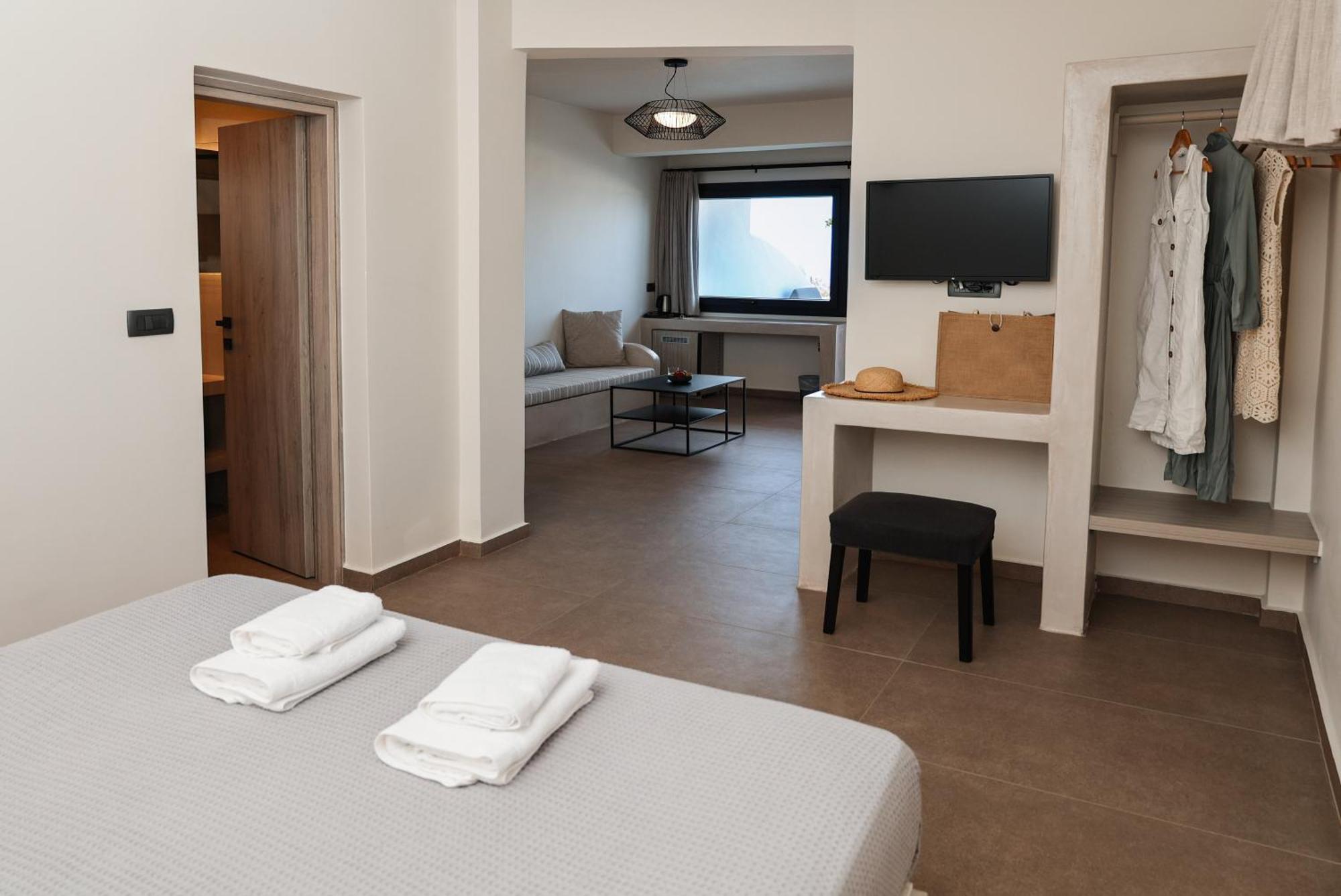 North Wind Luxury Suites Oía Exterior photo