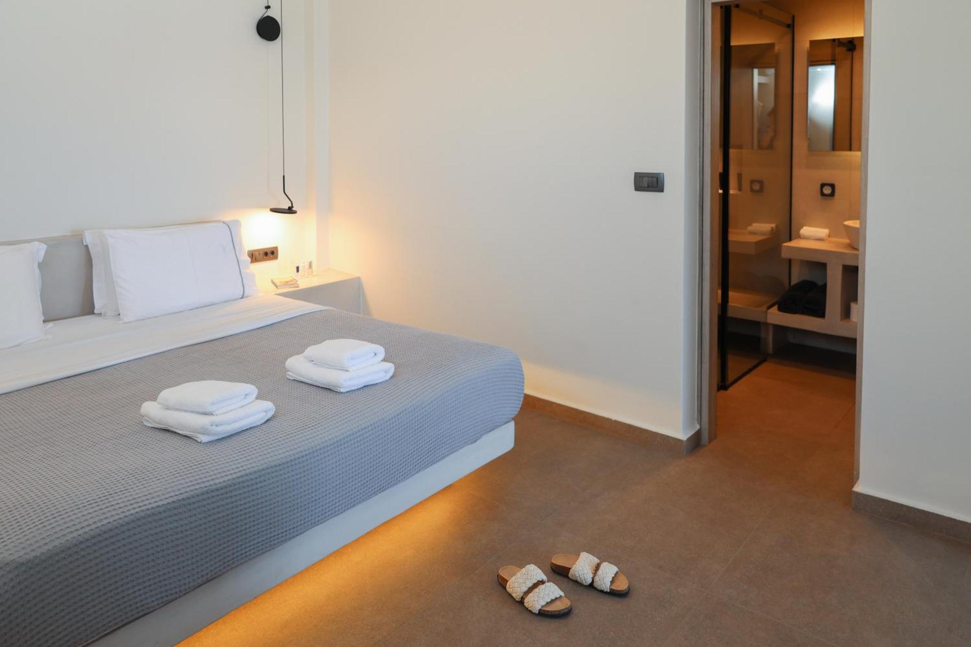 North Wind Luxury Suites Oía Exterior photo