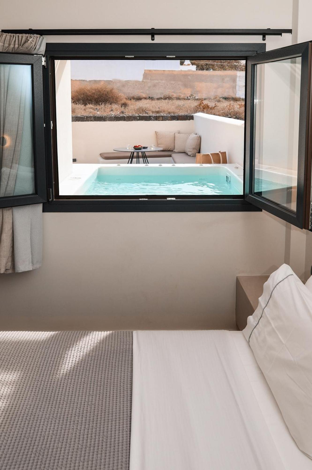 North Wind Luxury Suites Oía Exterior photo