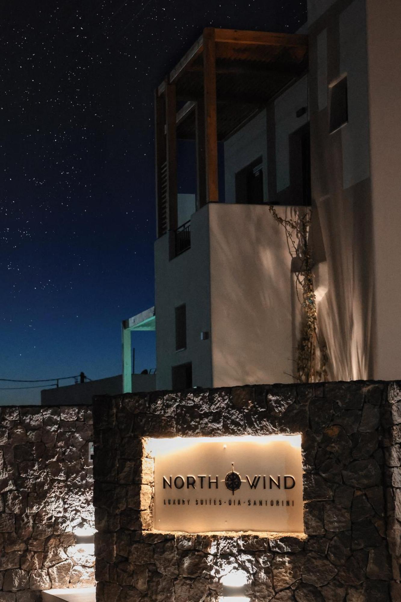 North Wind Luxury Suites Oía Exterior photo