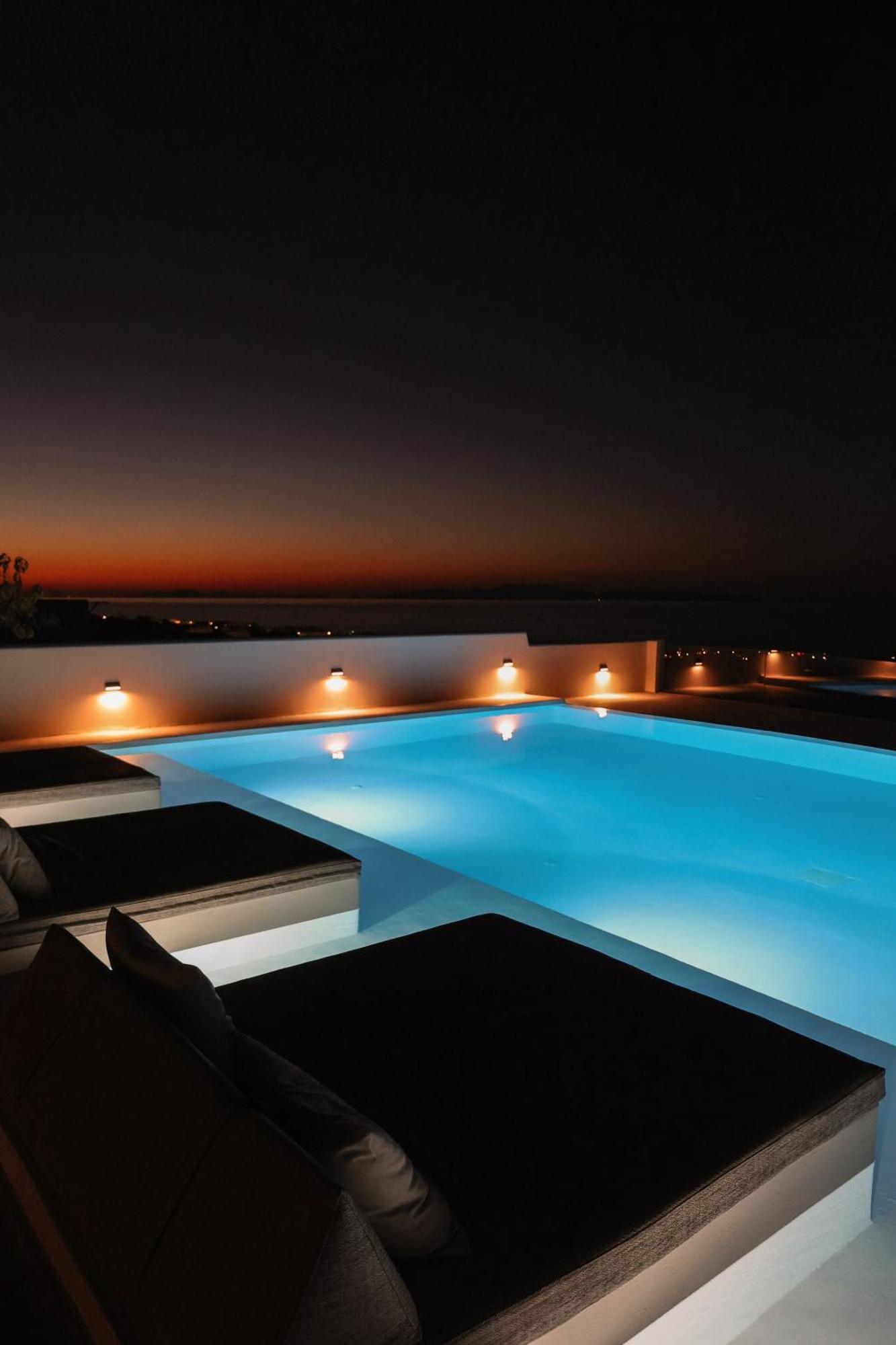North Wind Luxury Suites Oía Exterior photo